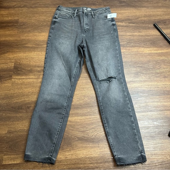 NWT Old Navy Rockstar Distressed Ripped High Rise Skinny Jeans Women’s Size 12 - Picture 5 of 5